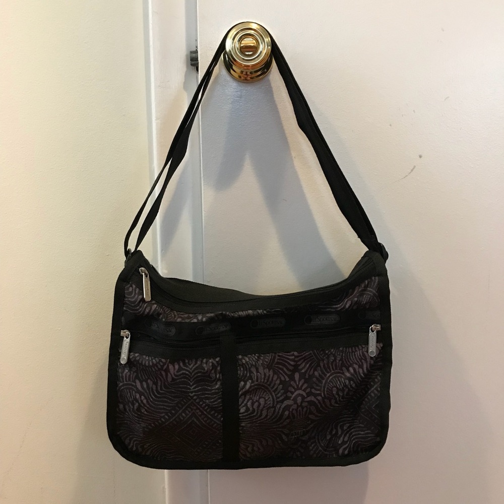 💢SOLD💢Lesportsac Deluxe Everygirl Bag